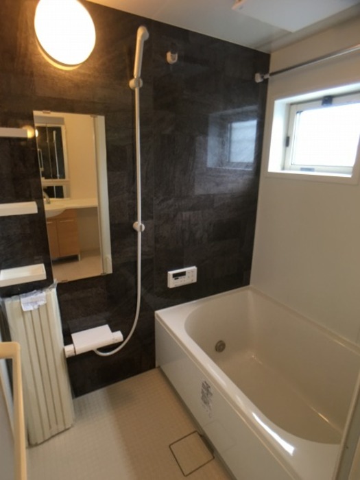 バス・シャワールーム　換気暖房乾燥機付浴室