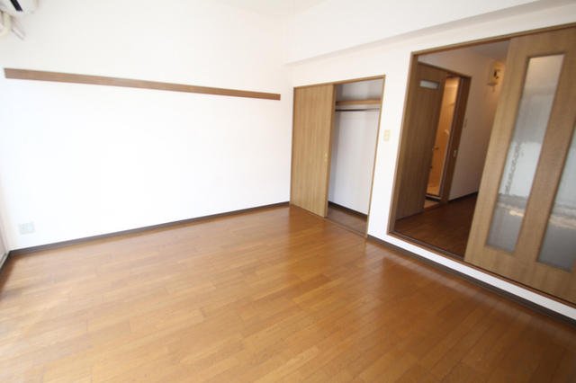 居室・リビング　別室参考写真です。