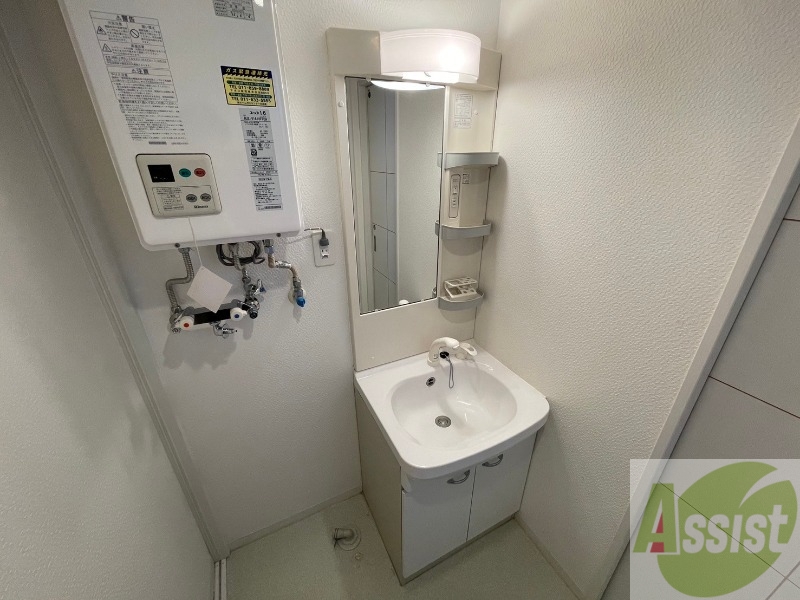 洗面設備　洗面台は独立していて使いやすそうですね。