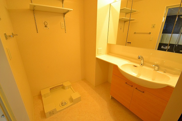 洗面設備　☆とってもお洒落な洗面化粧台です☆