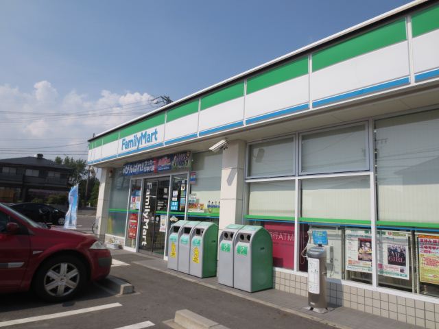 コンビニ　ファミリーマート（コンビニ）まで350m
