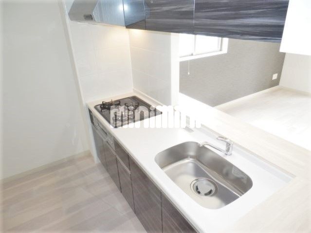 キッチン　３口ガスコンロのシステムキッチン！広がる団欒の空間！