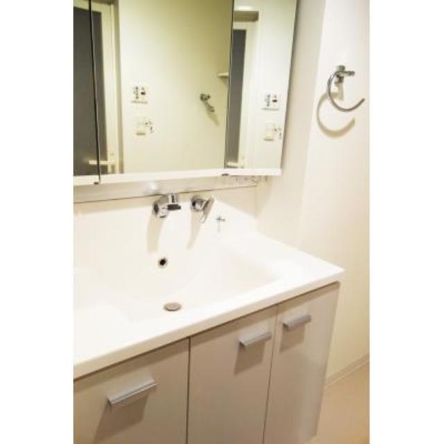 洗面設備　※写真は同タイプ住戸です。