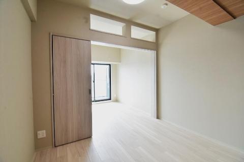 居室・リビング　室内