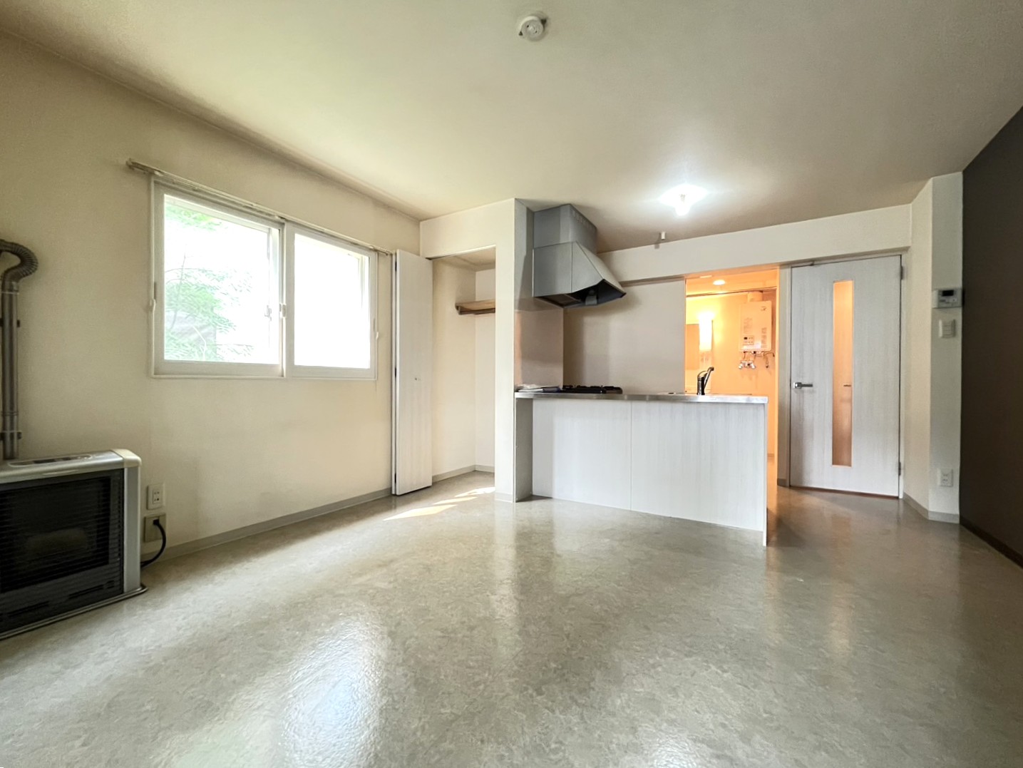 居室・リビング　※反転タイプ