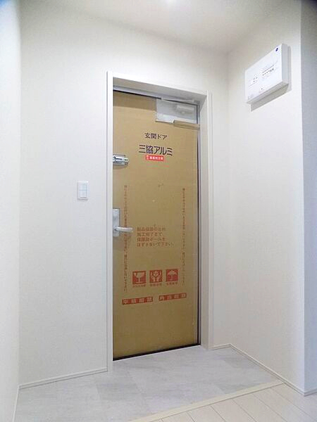 玄関　収納もある玄関です