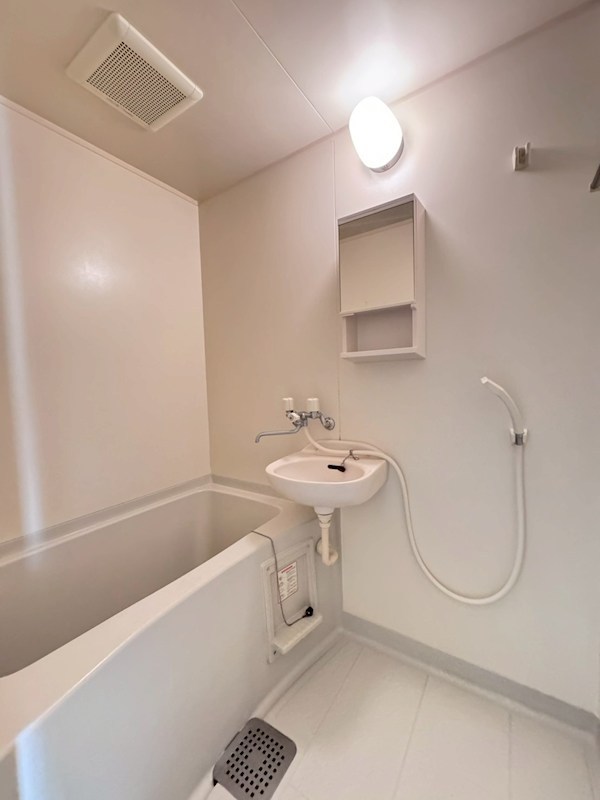 バス・シャワールーム　※別室参考写真です