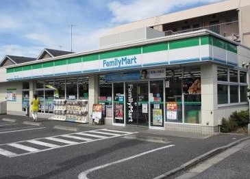コンビニ　ファミリーマート 桜台二丁目店（コンビニ）まで73m