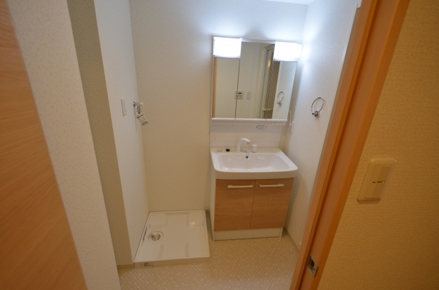 洗面設備　室内洗濯機置き場付きで便利！