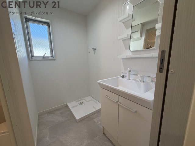 トイレ　温水洗浄便座機能付き♪