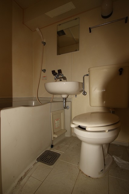 バス・シャワールーム　同物件別号室のものです。