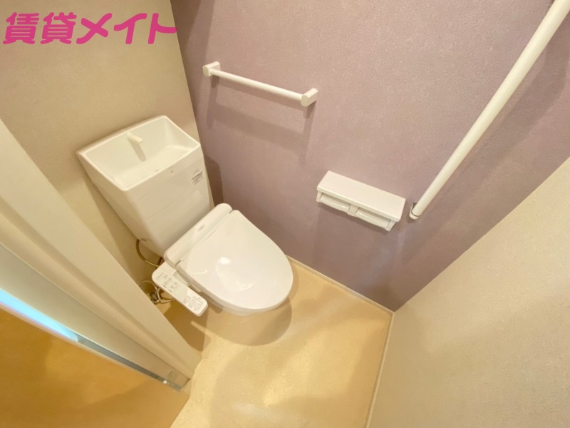 トイレ　同型参考写真