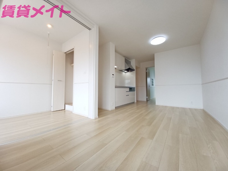 居室・リビング　同型参考写真