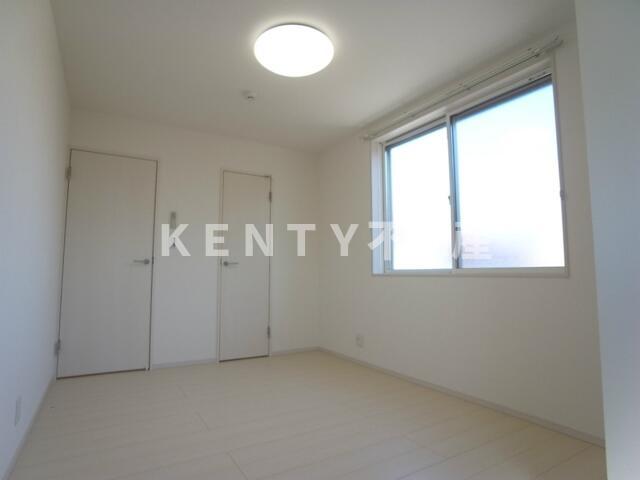 その他部屋・スペース　広くて明るい寝室