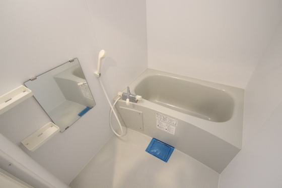 バス・シャワールーム　※別部屋の写真です