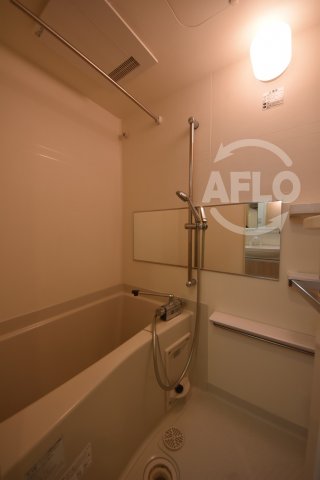 バス・シャワールーム　クレビオス天満橋　浴室