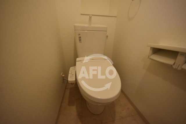 トイレ　クレビオス天満橋　温水洗浄便座