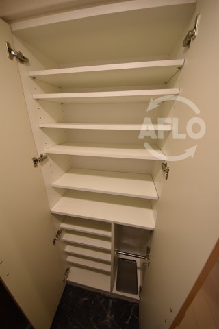 収納　クレビオス天満橋　シューズボックス