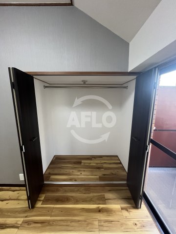 収納　レクシア西中島III　クローゼット