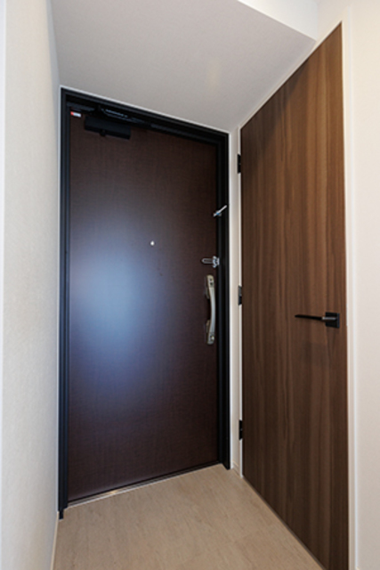 玄関　※写真は同タイプ住戸です。
