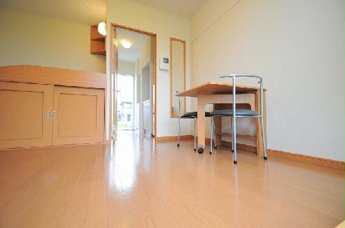 居室・リビング　※同タイプのお部屋の写真です