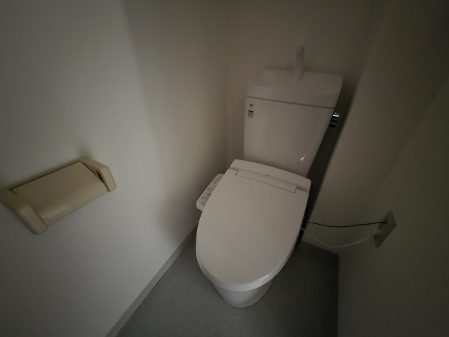 トイレ　温水洗浄便座有り