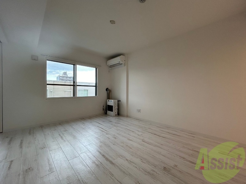 居室・リビング　広くてキレイなお部屋が広がっていて、充実した生活が送れそう。