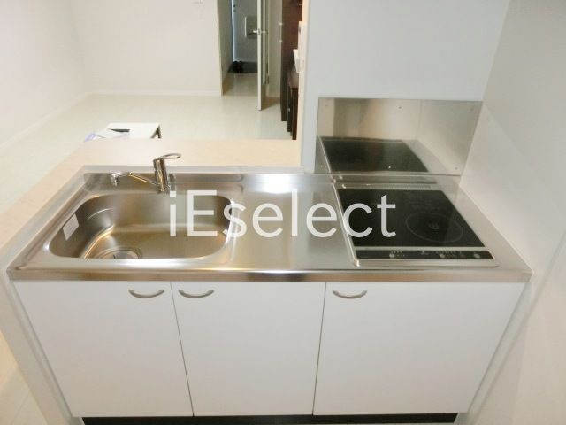 キッチン　使いやすいサイズのIHキッチンです。