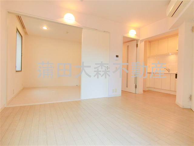 居室・リビング　南向きのLDK　リビングダイニングキッチン