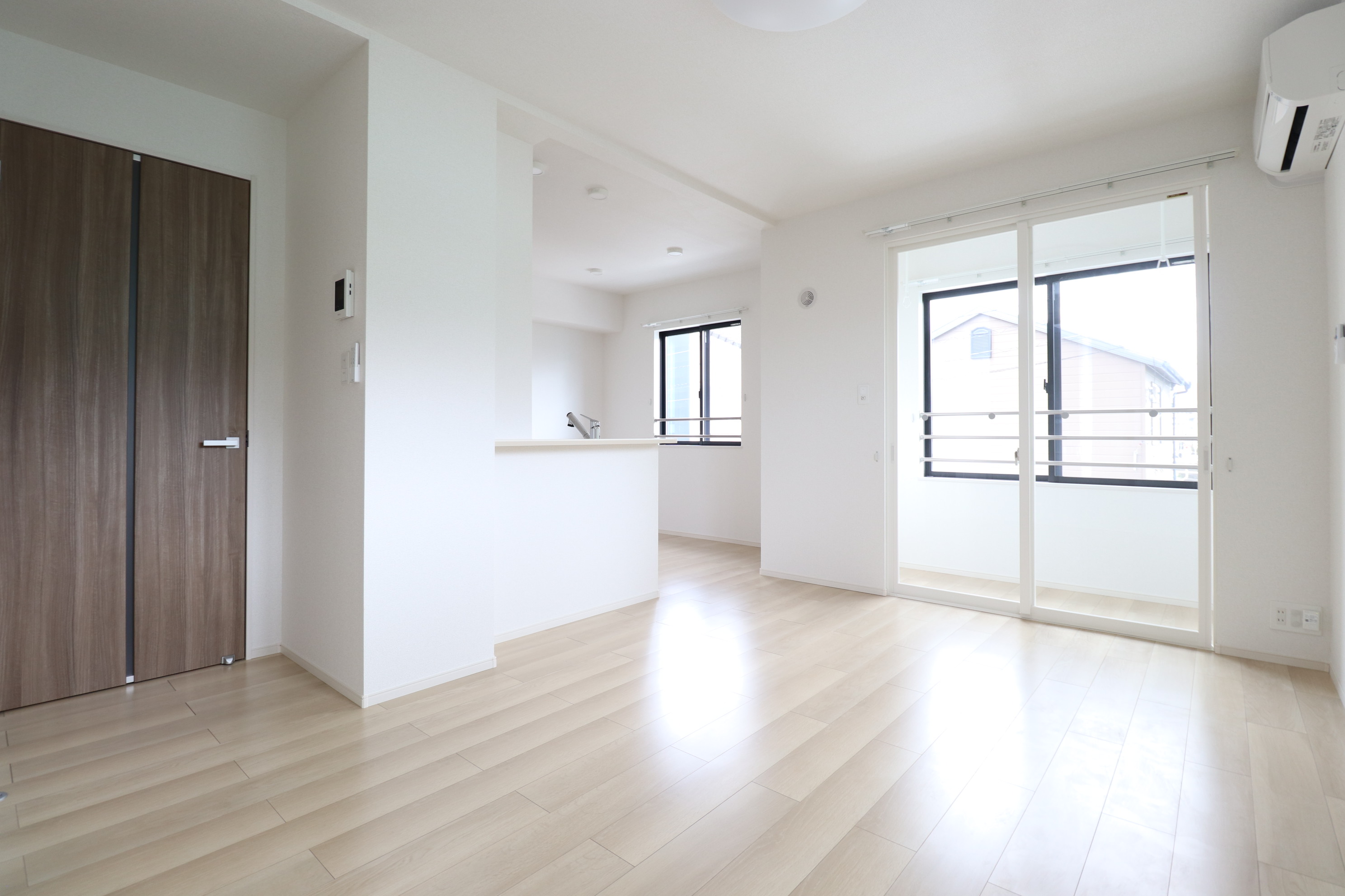 居室・リビング　広々快適なリビング♪