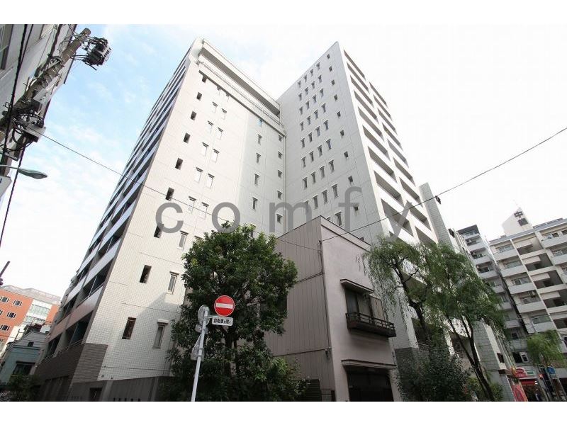 建物外観　タイル貼りの重厚感のある外観