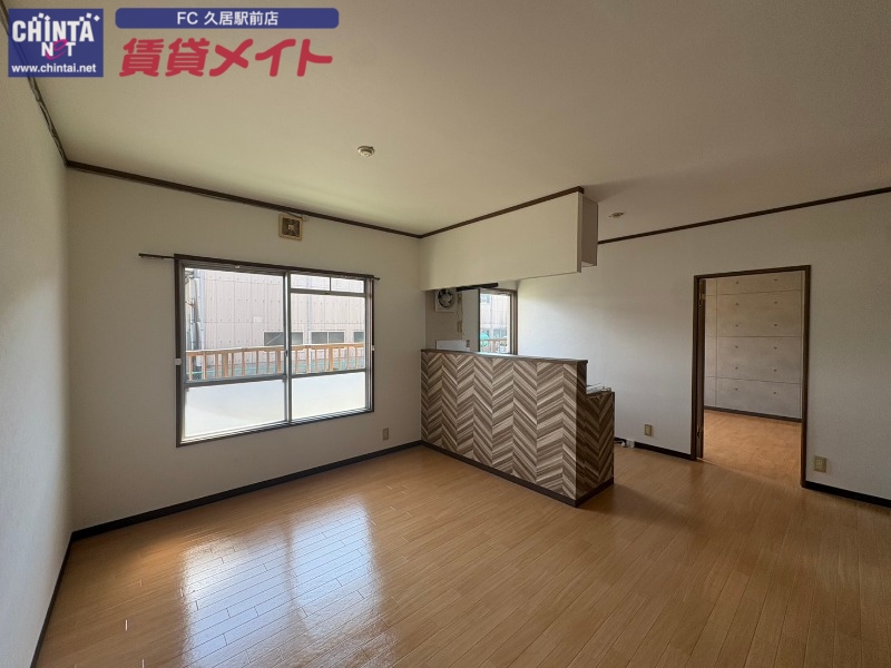 居室・リビング　別部屋参考写真です