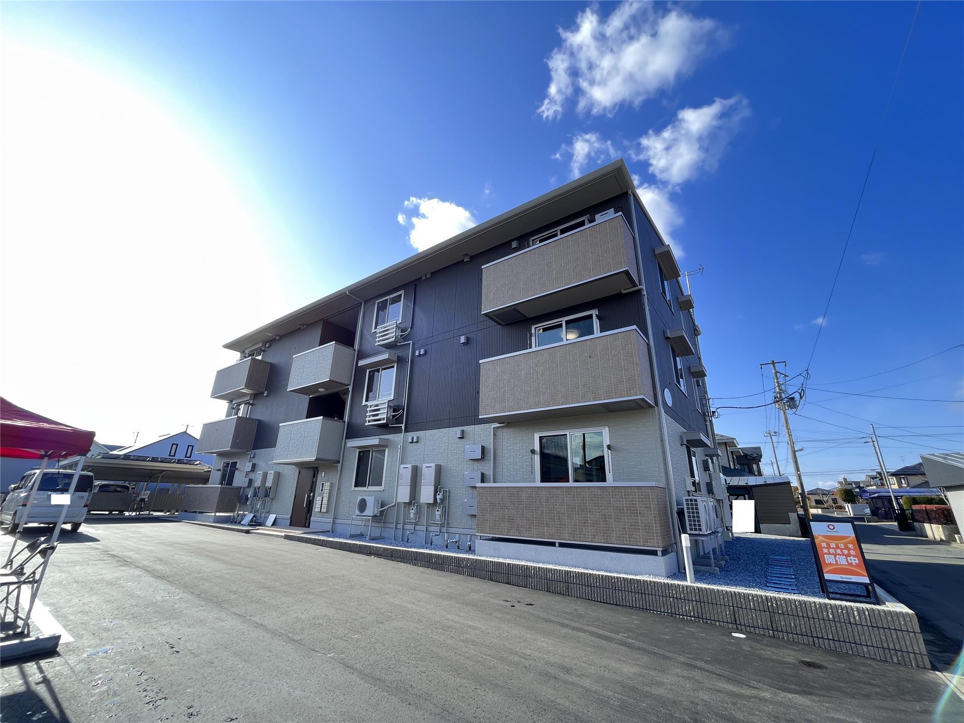 建物外観　建設中