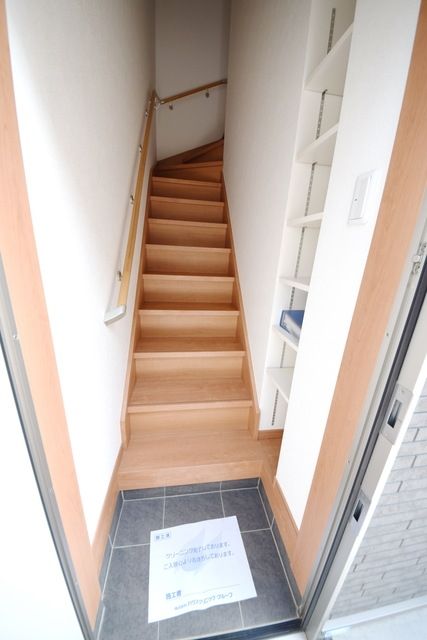 玄関　★お部屋探しは株式会社タウンハウジング東京まで★