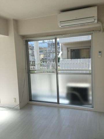 居室・リビング　スタンダードな洋室です