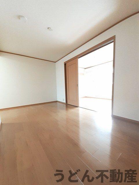 居室・リビング　うどん県のお部屋探しはうどん不動産へ うどんちゃんとLINE