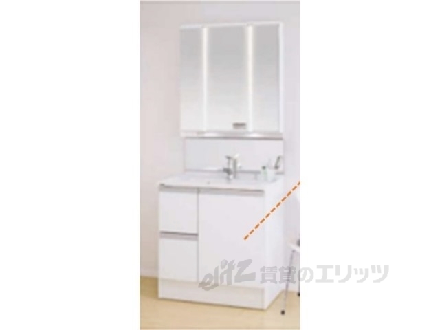 洗面設備　※白ではなく、ソフトウォールナット色