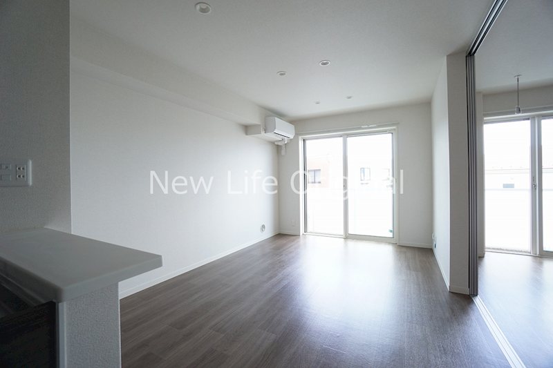 居室・リビング　採光と通風に優れた、開放感溢れるリビングダイニング☆