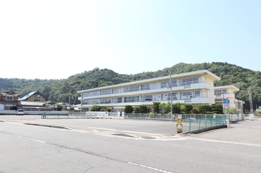 小学校　上郡町立山野里小学校（小学校）まで1144m