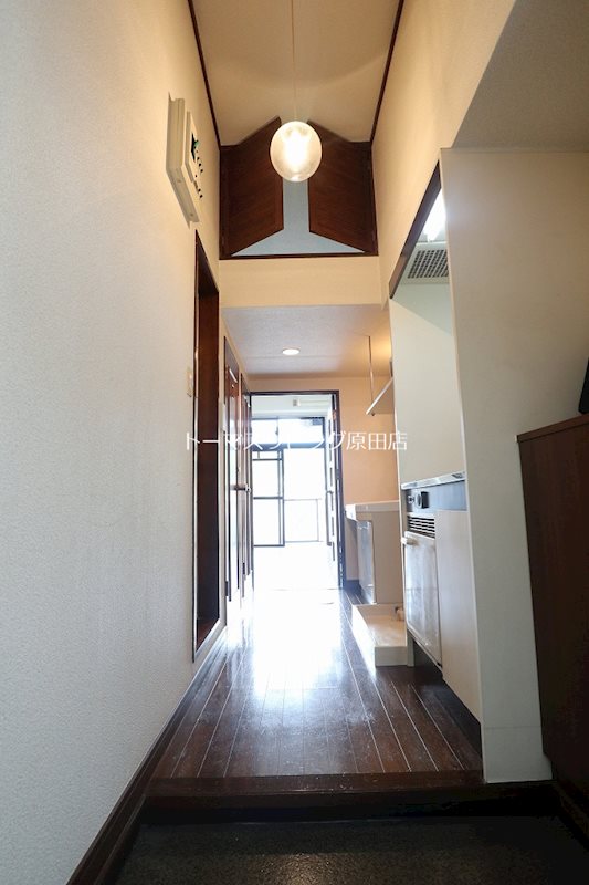 玄関　210号室写真