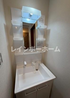 洗面設備　脱衣スペースもあります