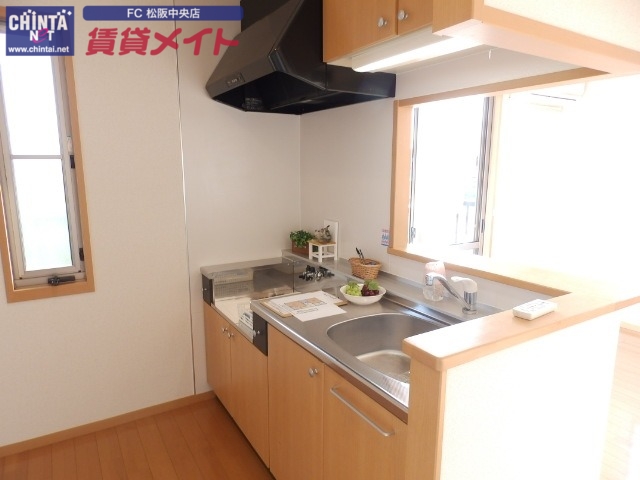 キッチン　同物件別室反転タイプ画像