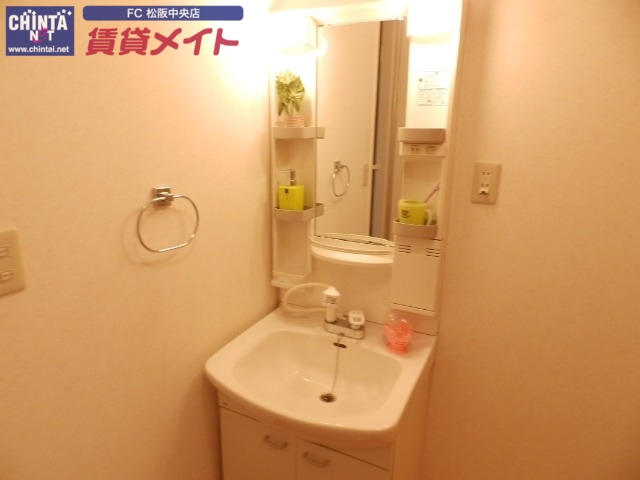 洗面設備　同物件別室反転タイプ画像