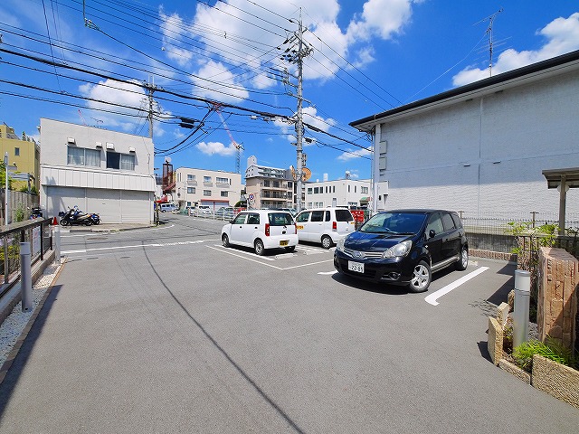 駐車場　駐車場があります