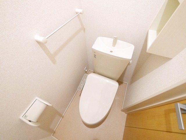 トイレ　清潔感のあるトイレです