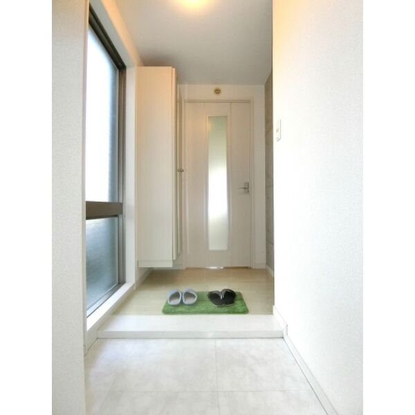 玄関　シューズボックス付きの玄関です★