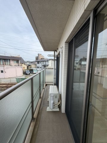 バルコニー　陽当たり良好なバルコニーです♪