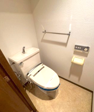 トイレ　嬉しい温水洗浄便座付