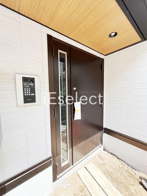 エントランス　エントランスはオートロック付きで安心です