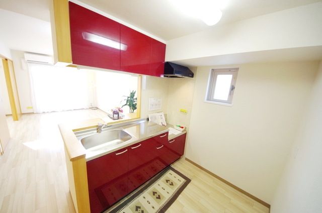 キッチン　同施工会社イメージです